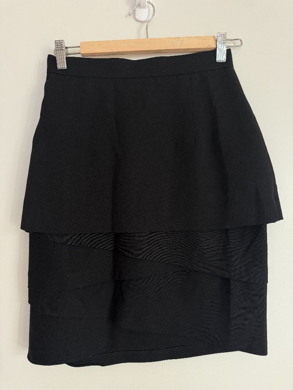 Giovanni-Petrini Women Black Wool Lined Tierred Straight Skirt Size 7